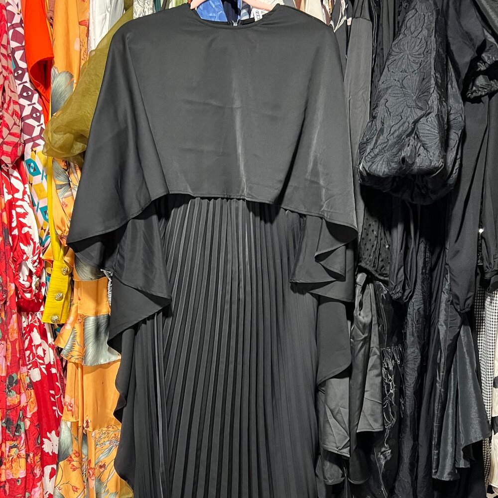 Uoozee Black Caplet Dress, Size: Large